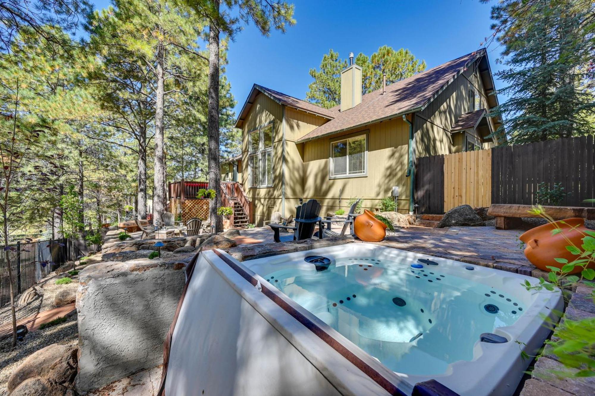 Hideaway Private Hot Tub, 4 Mi To Dtwn! Hébergement de vacances Flagstaff